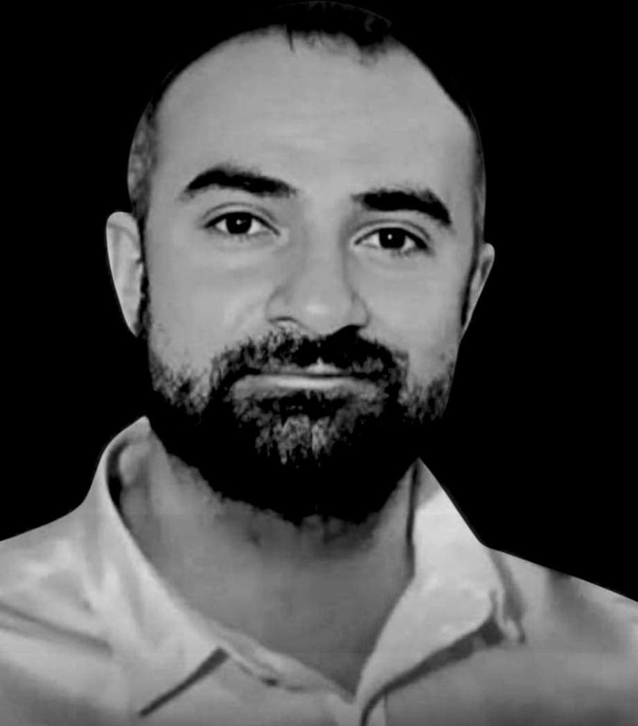 ŞOREŞ YAŞLI/ÇIPLAK DÜŞLER GÖLGESİNDE