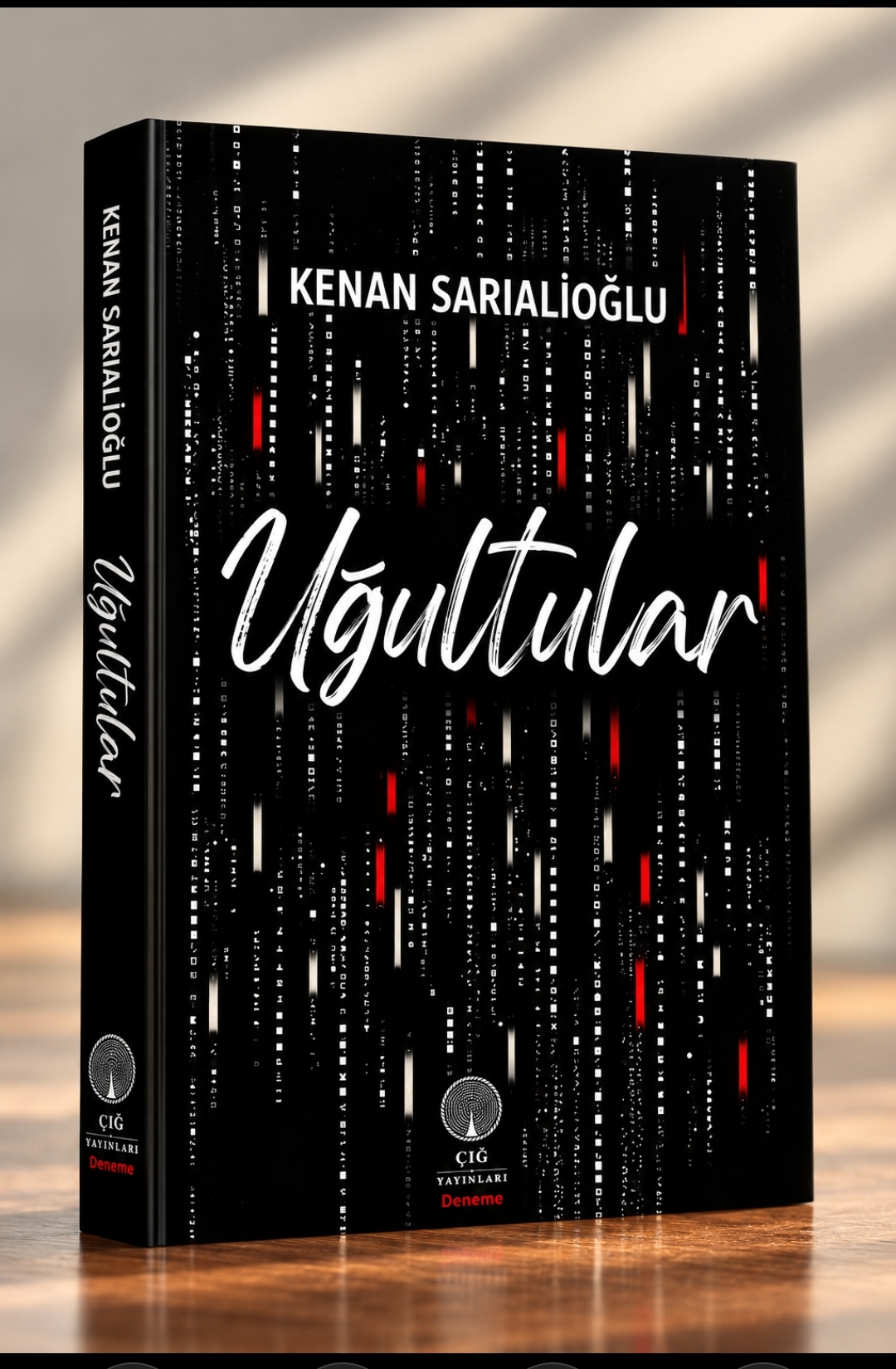 Kenan Sarıalioğlu – Uğultular kitabının kapağı